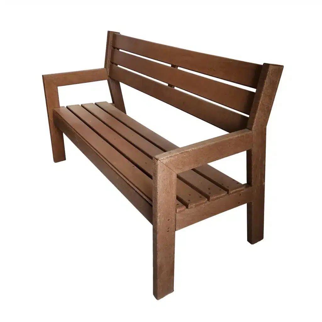 BANCO NAMORADEIRA EM MADEIRA PLÁSTICA MACIÇA MARROM COM BRAÇO 100% RECICLADA 1,5M / BC-07