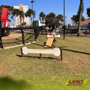 Ambiente interno Parque Pet feito em Madeira Plástica