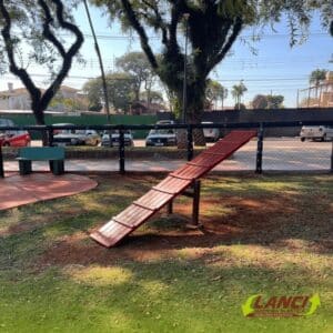 Ambiente interno Parque Pet feito em Madeira Plástica