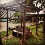 PERGOLADO EM MADEIRA PLÁSTICA MACIÇA MARROM COM 7 PEÇAS NA COBERTURA 100% RECICLADO 3M / LC-39